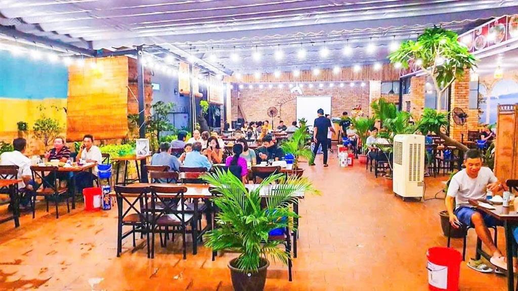 Cho thuê nhà trệt diện tích cực lớn