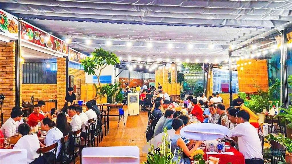 Cho thuê nhà trệt diện tích cực lớn