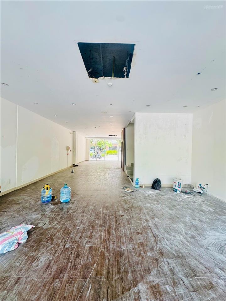 Cho thuê tòa nhà mặt tiền nguyễn cơ thạch sala quận 2