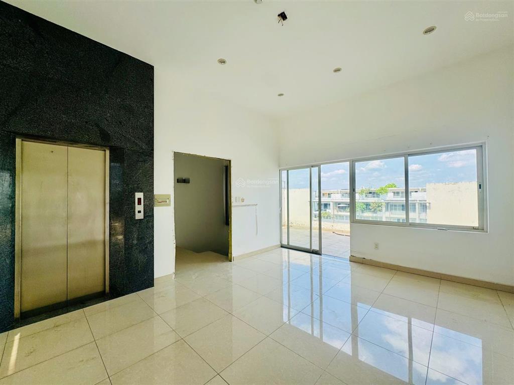 Cho thuê tòa nhà mặt tiền nguyễn cơ thạch sala quận 2