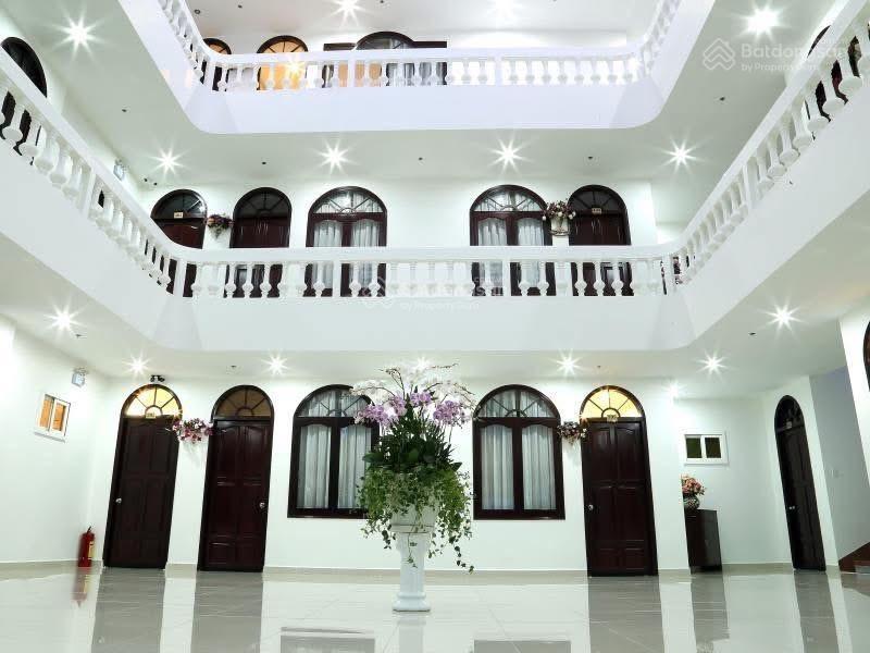 Cho thuê khách sạn 510 huỳnh tấn phát, quận 7