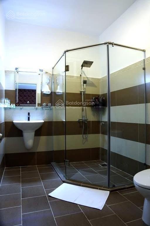 Cho thuê khách sạn 510 huỳnh tấn phát, quận 7