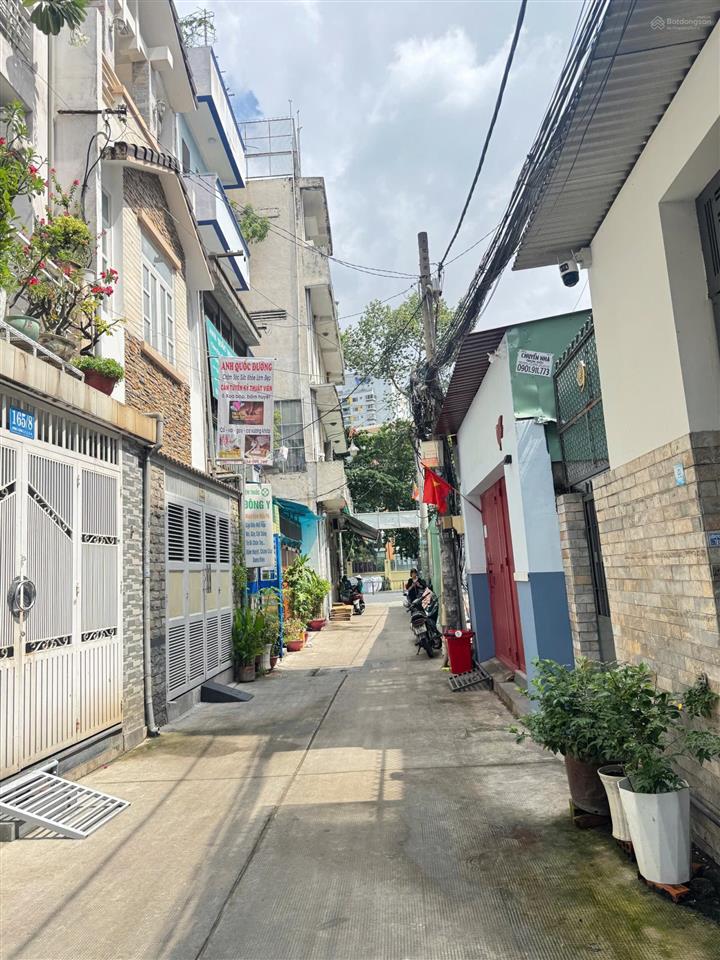 Bán nhà hẻm đẹp đường ba tháng hai quận 10