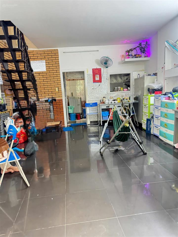 Bán nhà hẻm đẹp đường ba tháng hai quận 10