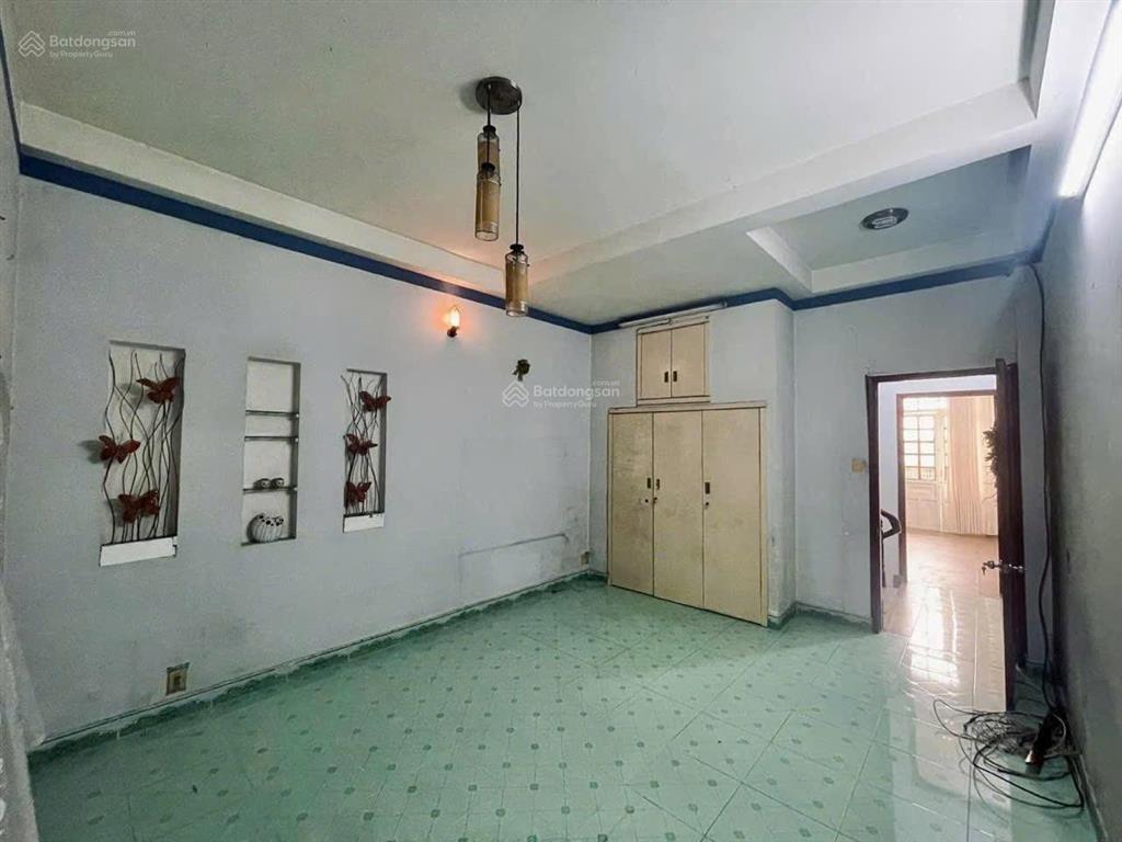 Nhà phân lô  hxh thông  đường số 51, p.14, gò vấp diện tích (4 x 17.1m) 69m công nhận đủ
