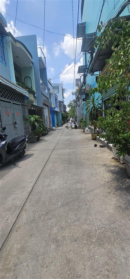Nhà 2 tầng trương phước phan bình tân  sát chợ bình trị đông  sát mt  dt 52m2  hơn 4đ xíu