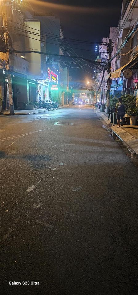 Xả kho nhà đẹp hương lộ 2  ngay ngã 4 bốn xã  4 tầng đúc kiên cố  4 pn  nhỉnh 5 tỷ