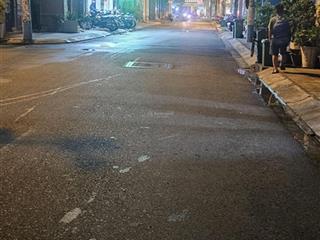 Xả kho nhà đẹp hương lộ 2  ngay ngã 4 bốn xã  4 tầng đúc kiên cố  4 pn  nhỉnh 5 tỷ