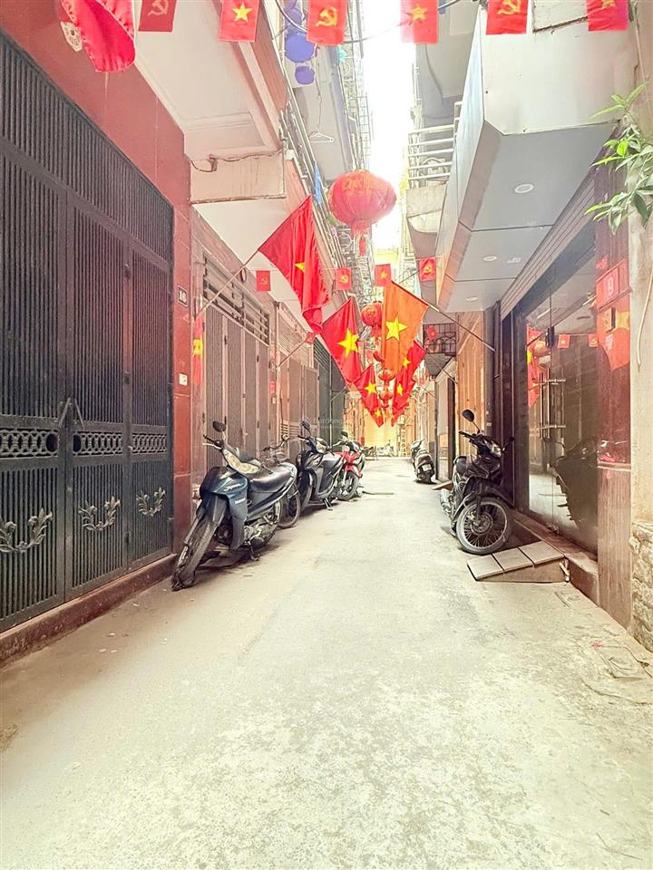Phân lô ô tô vf3 đỗ cửa kinh doanh  chỉ tầm ~ 50m ra mặt phố hoàng văn thái  nhà đẹp 6 tầng