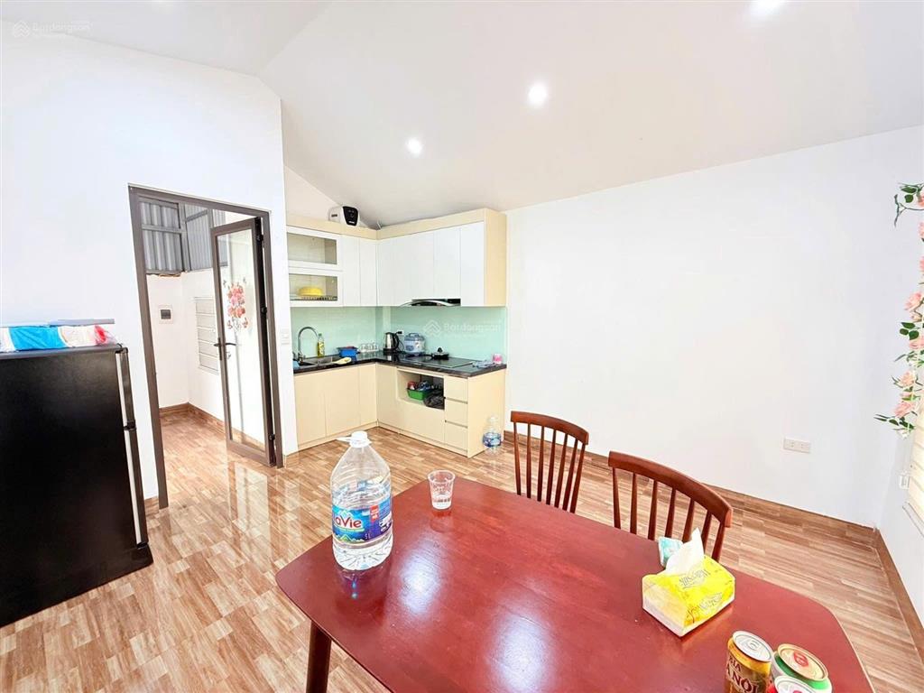 Trung tâm đống đa  gần đại học ngoại thương ~ 40m2  6 tầng thang máy  7 phòng vừa ở vừa cho thuê