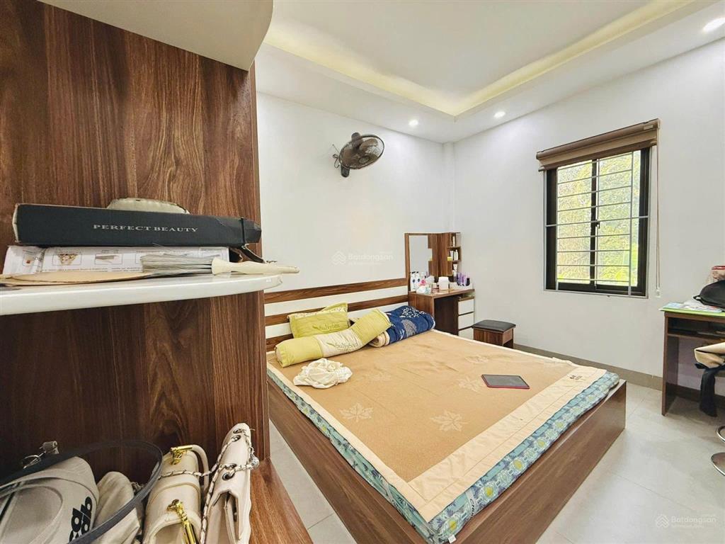 Phố đại từ  gần hồ linh đàm  46m2  6 phòng ngủ thoáng trước sau  tặng full nội thất