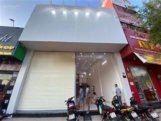 Cho thuê nhà mặt tiền ngang 8m đường phan đình phùng quận phú nhuận