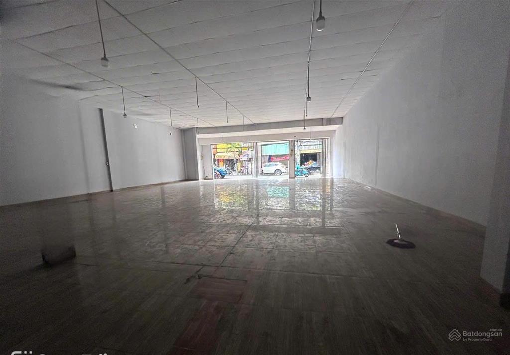 Cho thuê nhà mặt tiền ngang 8m đường phan đình phùng quận phú nhuận