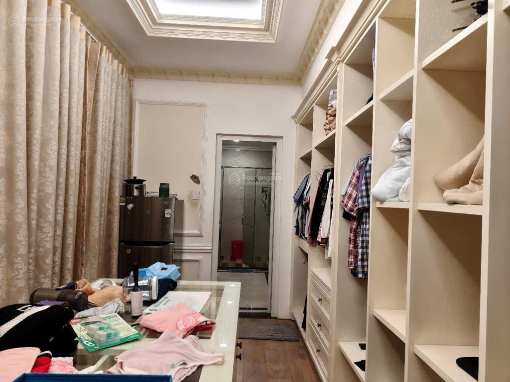 Bán gấp biệt thự cao cấp, đường bành văn trân, p7, q tân bình. giá tốt, có thương lượng. 0902 659 ***