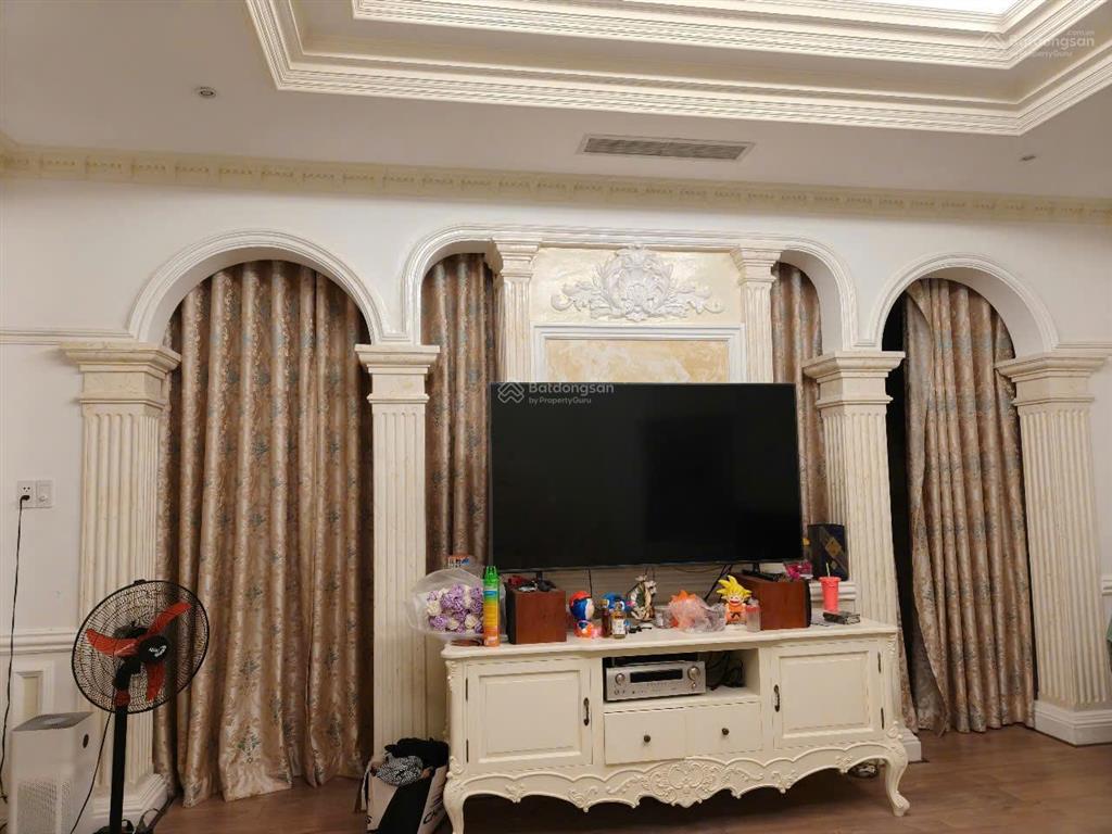 Bán gấp biệt thự cao cấp, đường bành văn trân, p7, q tân bình. giá tốt, có thương lượng. 0902 659 ***