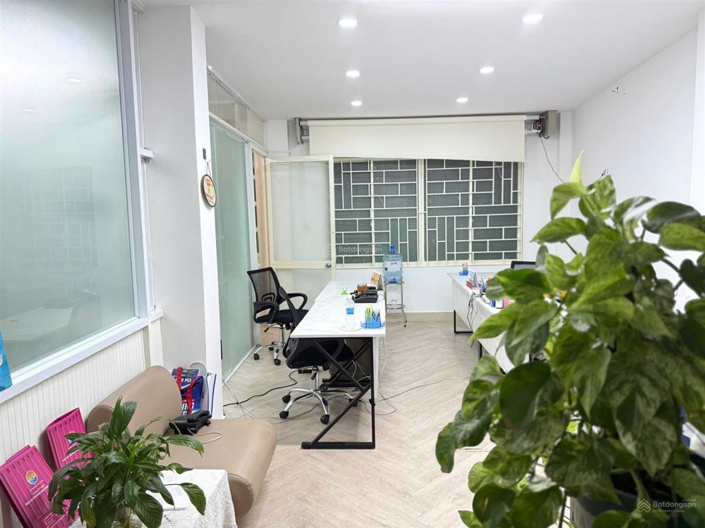 Cho thuê mặt tiền đường tôn thất thuyết, phường 18, quận 4. giá cực tốt, 40m2, chỉ 9 triệu/tháng.