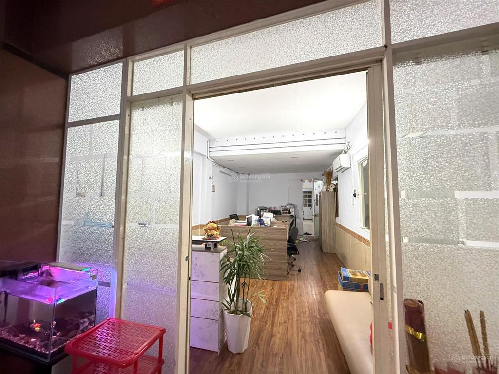 Cho thuê mặt tiền đường tôn thất thuyết, phường 18, quận 4. giá cực tốt, 40m2, chỉ 9 triệu/tháng.