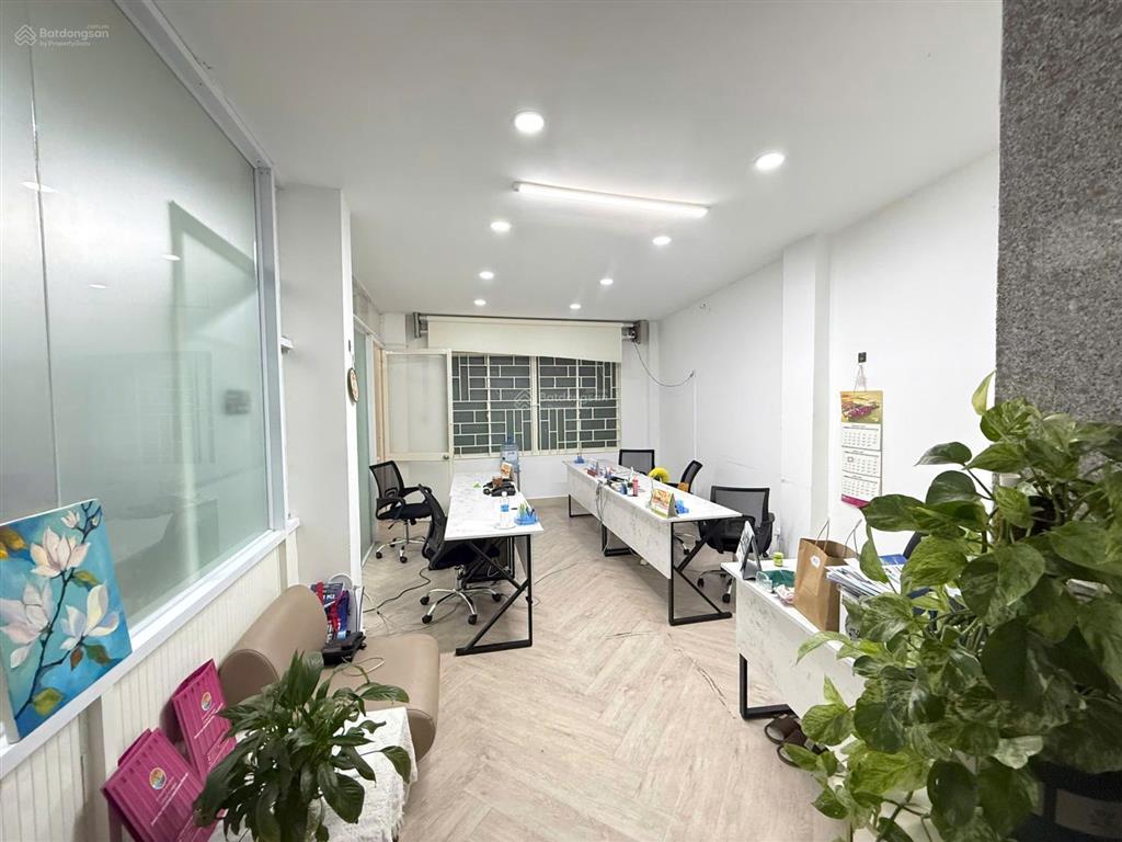 Cho thuê mặt tiền đường tôn thất thuyết, phường 18, quận 4. giá cực tốt, 40m2, chỉ 9 triệu/tháng.