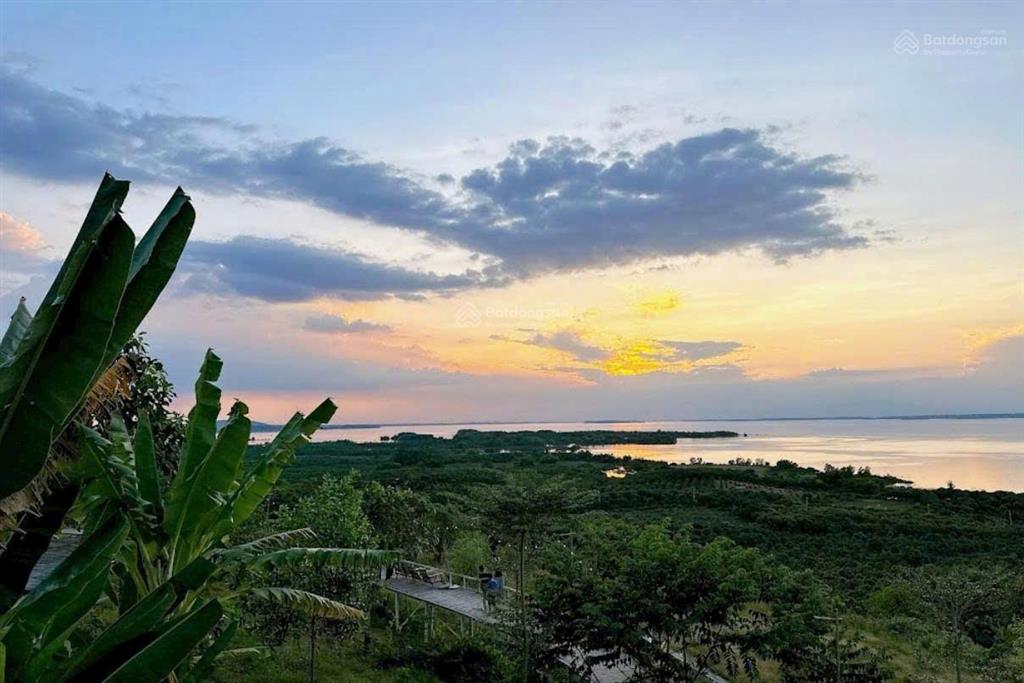 Đất vườn nghỉ dưỡng ngay mặt hồ trị an thơ mộng  đường rộng rãi  ngay khu dân cư