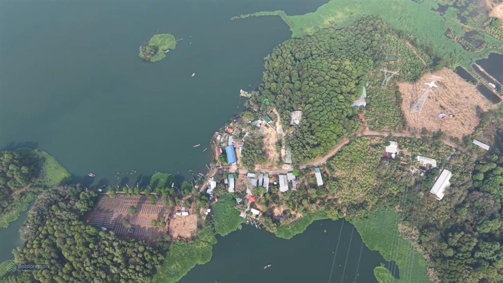 Đất vườn nghỉ dưỡng ngay mặt hồ trị an thơ mộng  đường rộng rãi  ngay khu dân cư