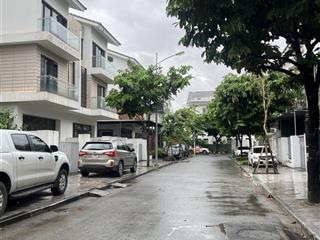 Bán an vượng villa, hướng đn, ngay sát hồ thiên văn học giá 4x tỷ (x mầm non)  0941 341 ***