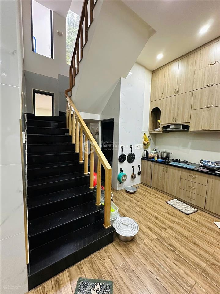 Vị trí + dt đẹp 7.1x18m, mt hoàng hoa thám