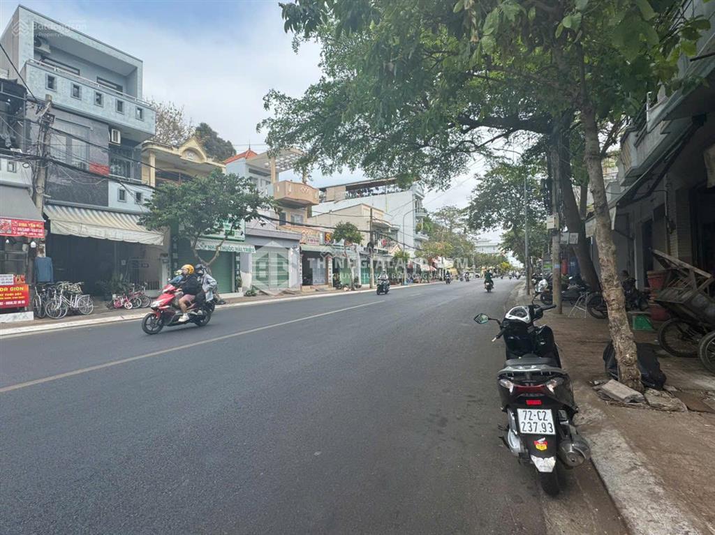 Diện tích đẹp, đường trần phú, chỉ hơn 100 tr/m2