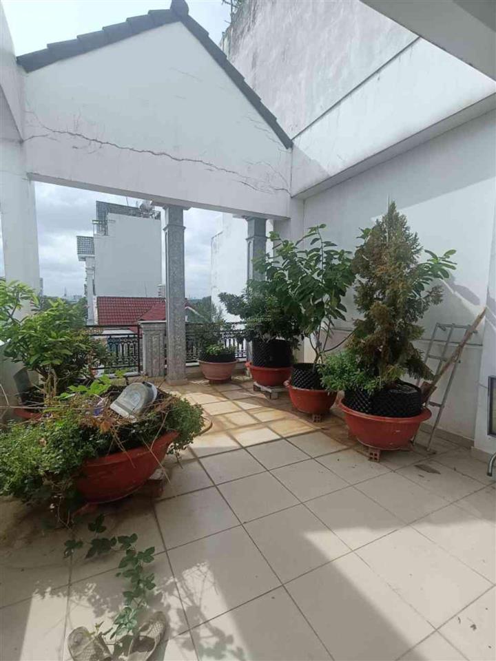 Siêu phẩm nhà 4 tầng khu phân lô phạm văn bạch ngang 4m dài 24m nhà chủ tự xây cực kỳ kiên cố.