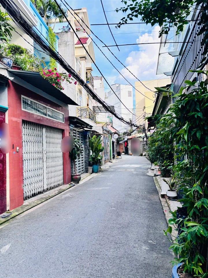 Phạm văn bạch |tân bình  hẻm nhựa ô tô ngủ trong nhà  82m2 | ngang 4,3m  5 phòng ngủ  nhỉnh 7t