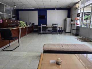 Gara, showroom ô tô, trung tâm dịch vụ khách hàng