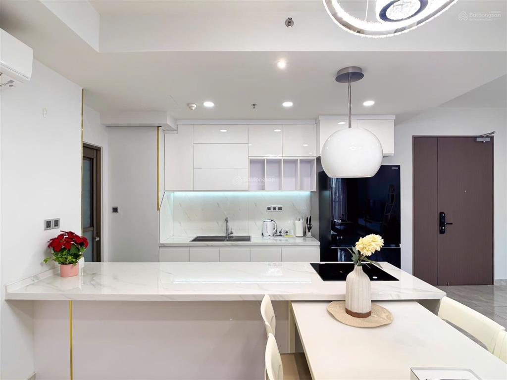 Cho thuê căn hộ midtown  phú mỹ hưng 3pn 135m2 full nội thất cao cấp.  0918 785 ***.