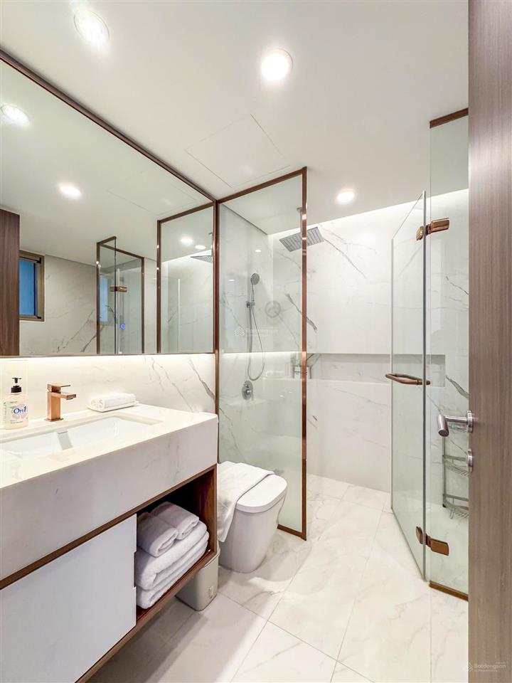 Cho thuê căn hộ midtown  phú mỹ hưng 3pn 135m2 full nội thất cao cấp.  0918 785 ***.