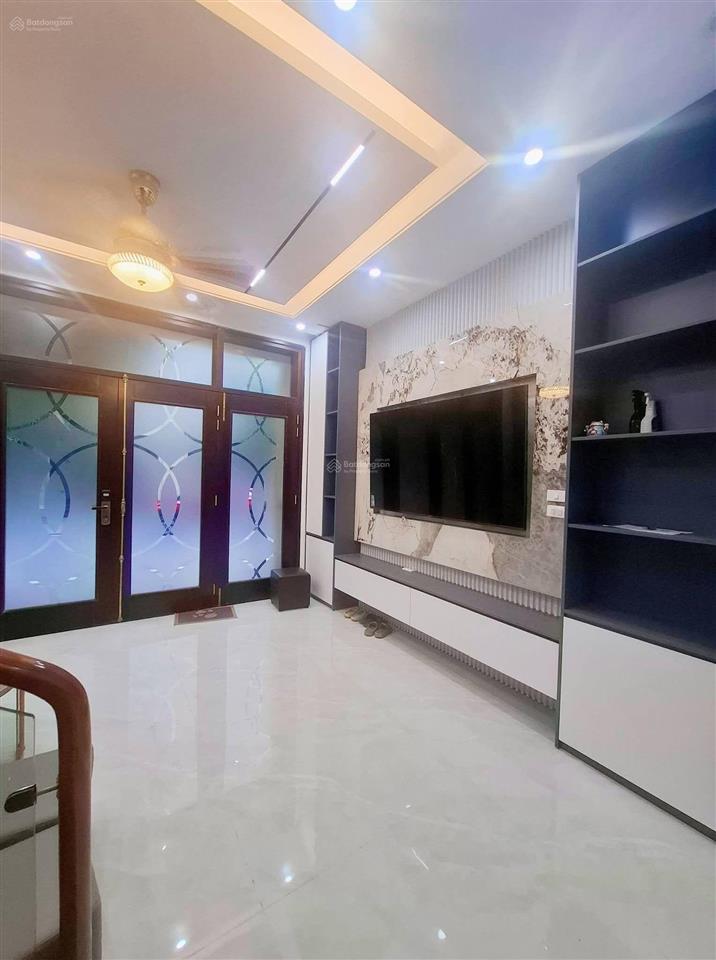 Cho thuê căn full đồ 5 tầng có thang máy siêu đẹp tại vinhomes ocean park