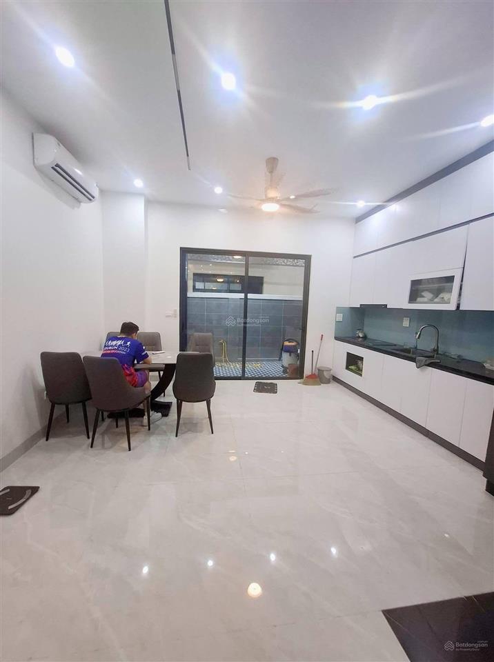Cho thuê căn full đồ 5 tầng có thang máy siêu đẹp tại vinhomes ocean park