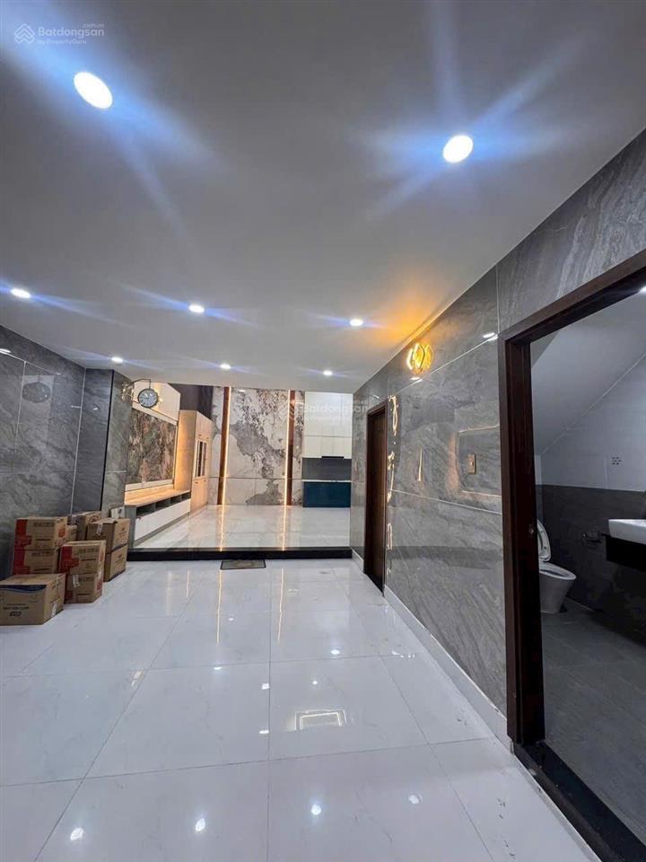 Hàng hot phương hoà hưng quận 10