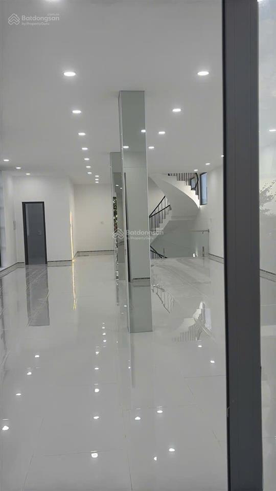 Biệt thự mặt tiền đường hùng vương