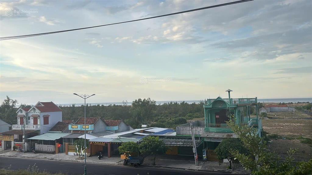 Biệt thự mặt tiền đường hùng vương