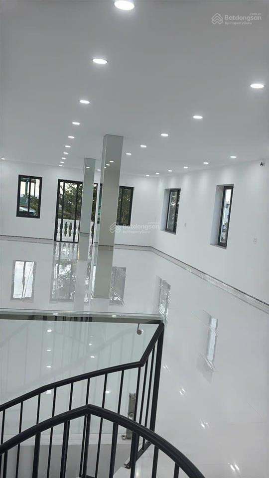 Biệt thự mặt tiền đường hùng vương
