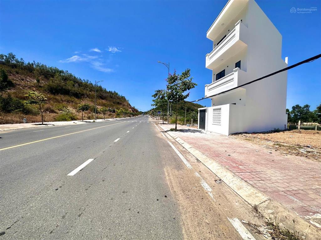 Bán đất mặt tiền đường phong châu full thổ