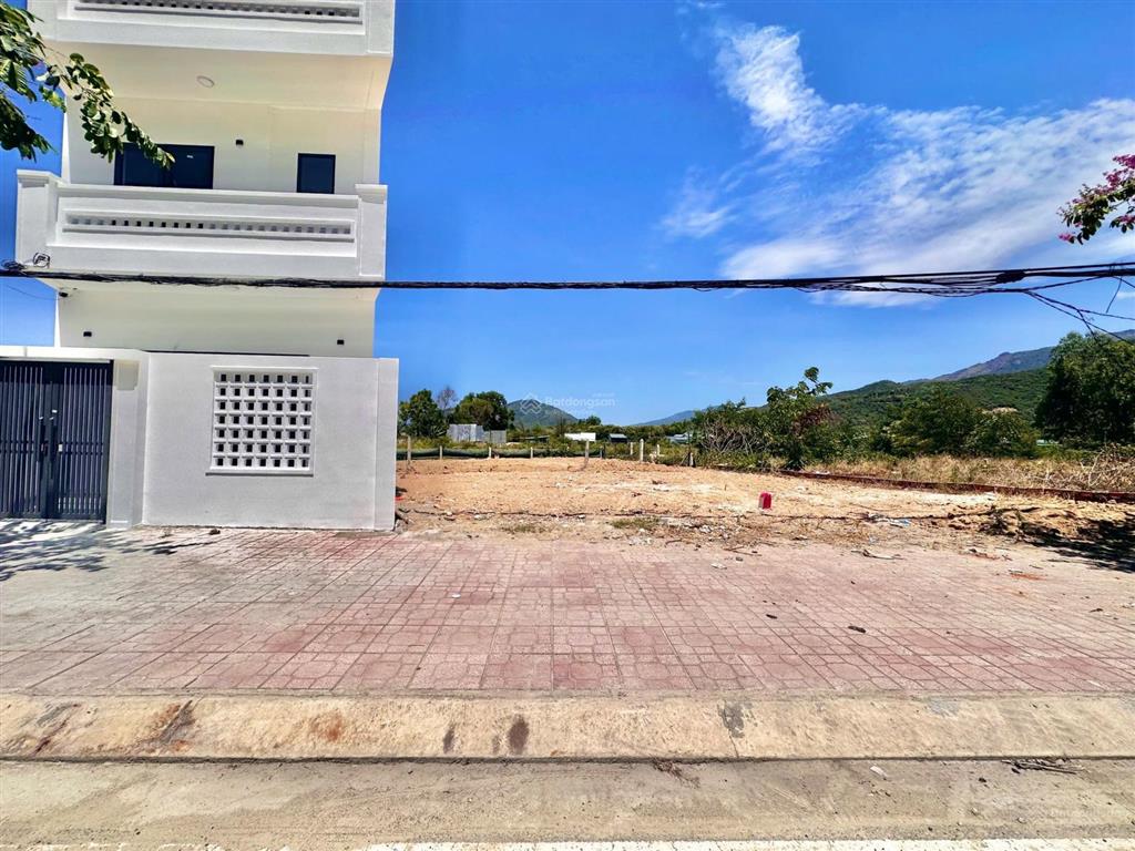 Bán đất mặt tiền đường phong châu full thổ