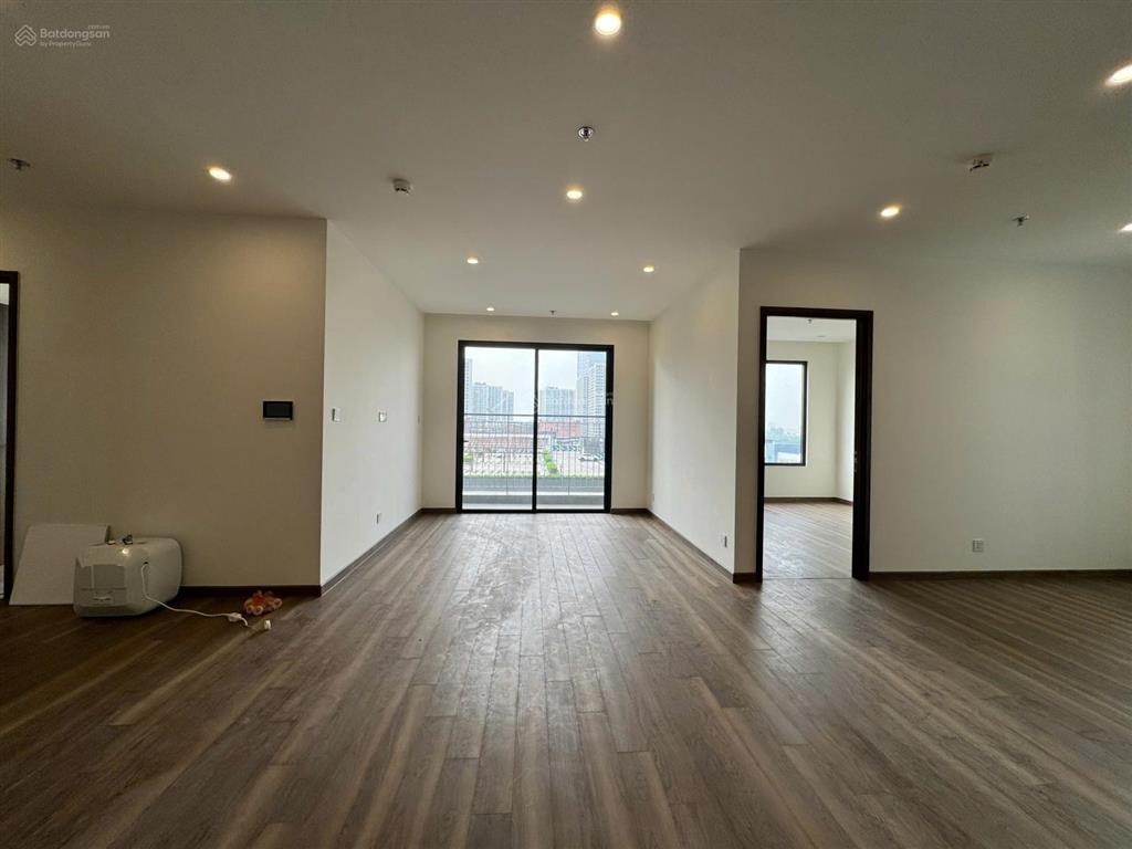Cho thuê căn hộ 3 ngủ zr1 vinhomes ocean park gia lâm 104m2 ban công đông nam 15 triệu/tháng