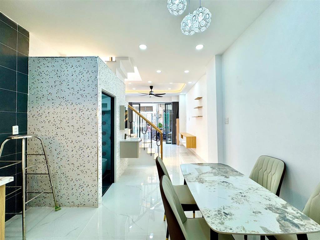 Siêu phẩm giá tốt! dt 3,8 x 9,2m (2 tầng) 4,99 tỷ tl huỳnh văn nghệ, p15, q,tân bình nở hậu nhẹ!