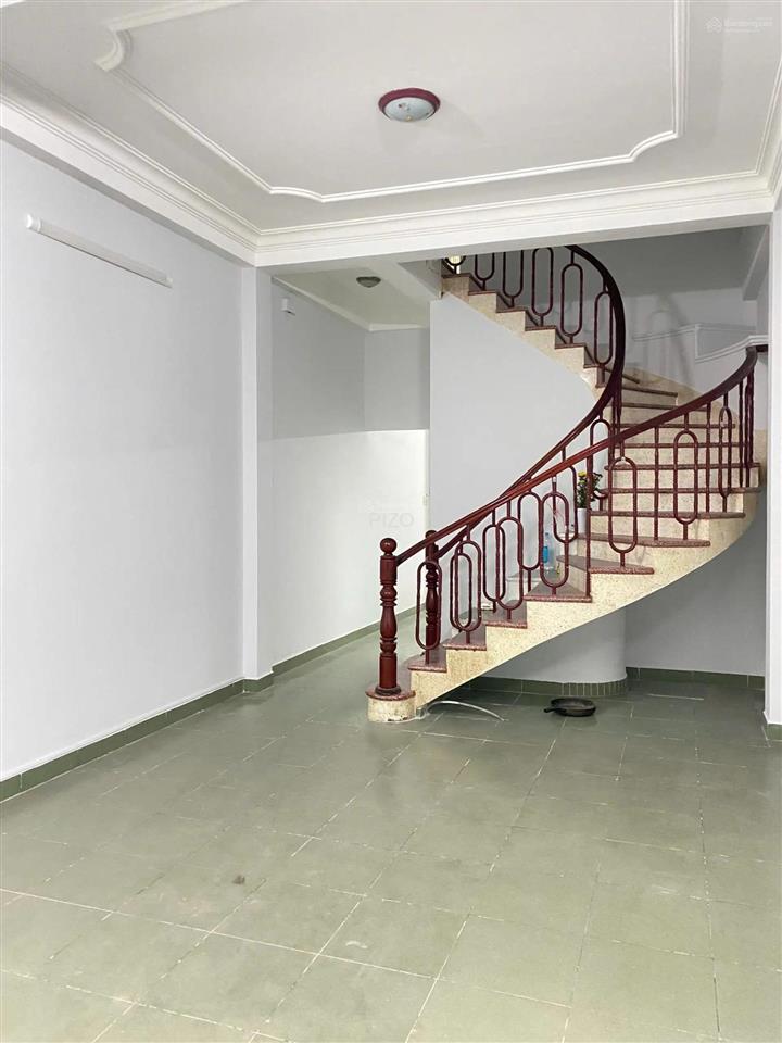 Mt đường hoa phú nhuận siêu hiếm cn 64 2m² chỉ 21 tỷ  dt 4 x 16m nhà vuông vức a4, 3 tầng 5 pn !