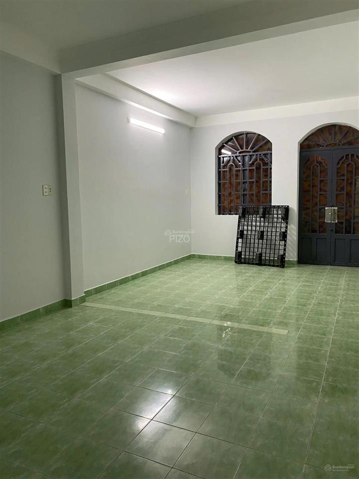 Mt đường hoa phú nhuận siêu hiếm cn 64 2m² chỉ 21 tỷ  dt 4 x 16m nhà vuông vức a4, 3 tầng 5 pn !