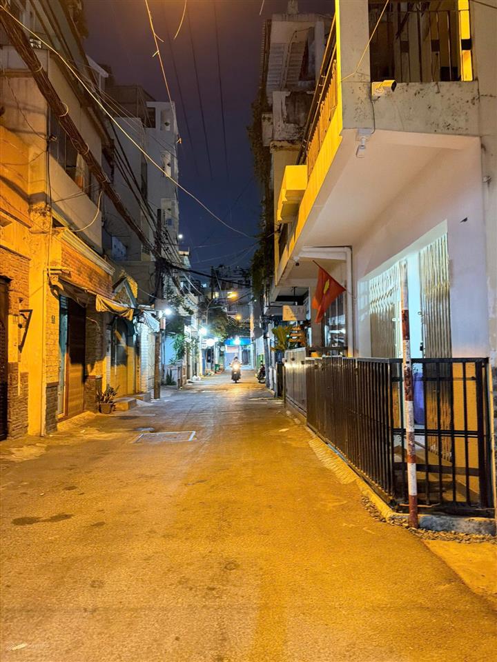 Hiếm! hxh nhỏ phan tây hồ  dt 4,4 x 8m cn 34 m2 p7, q,phú nhuận kc 4 tầng  giá giảm chỉ 7,3 tỷ