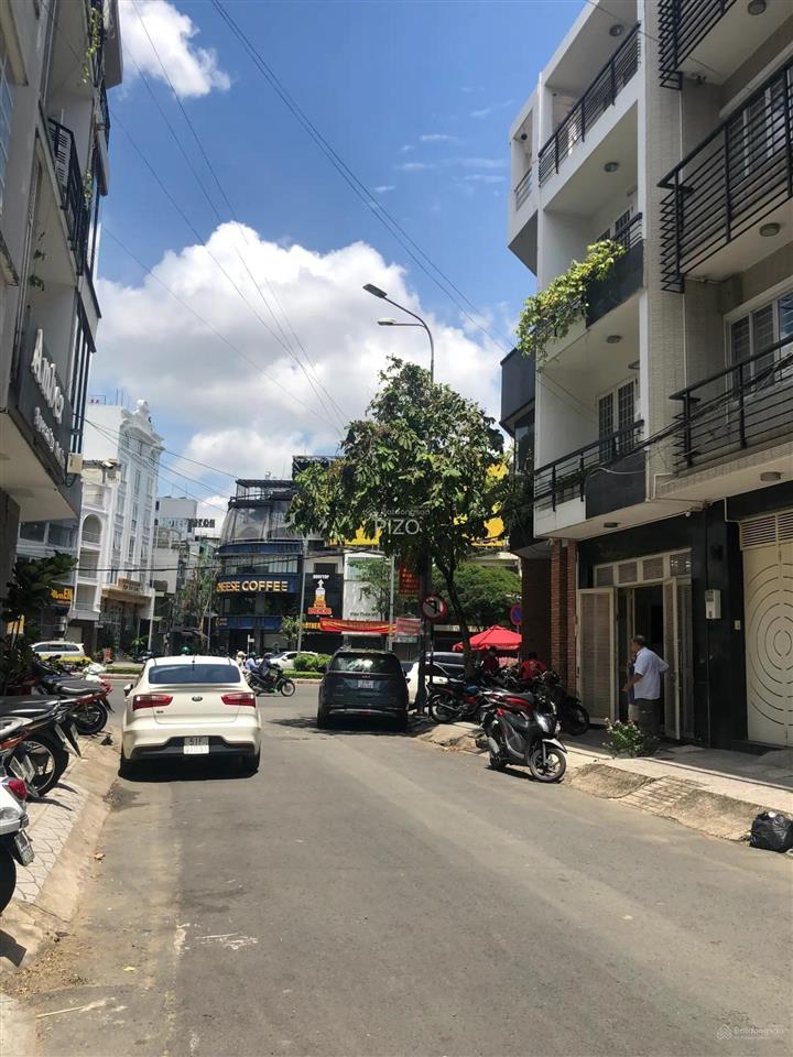 Mt đường hoa phú nhuận siêu hiếm cn 64 2m² chỉ 20,9 tỷ  dt 4 x 16m nhà vuông vức a4, 3 tầng 5 pn!