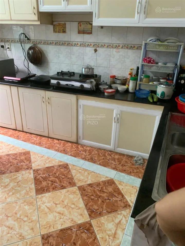 Khan hiếm hẻm hoàng văn thụ,p15! chỉ 9,9 tỷ sở hữu nhà cn 70m², kết cấu 4 tầng sân thượng, hẻm sạch