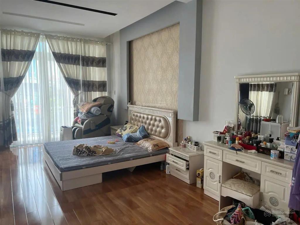 Mt nguyễn bỉnh khiêm gv đường 30m,cn158m²,5 tầng thang máy với giá hẻm chỉ 23 tỷ tl dt4,4 x25,5m