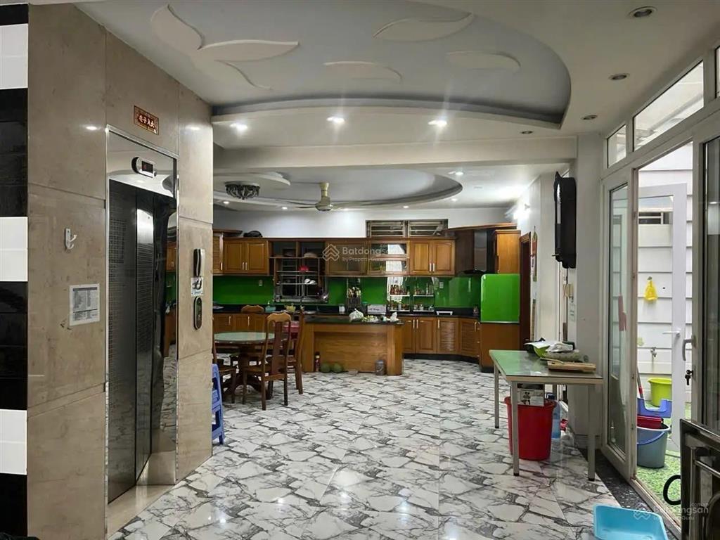 Mt nguyễn bỉnh khiêm gv đường 30m,cn158m²,5 tầng thang máy với giá hẻm chỉ 23 tỷ tl dt4,4 x25,5m