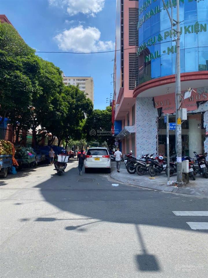 Mặt tiền khu đường hoa phú nhuận ngang đẹp 4,6m dài 18m,cn81m² 4 tầng vuông vức chỉ 24,5 tỷ tl !